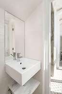 Prime Location Design Family Apartment