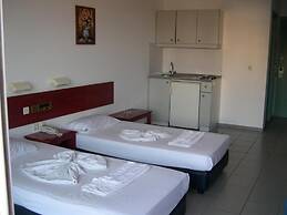 Apartment for 3 Persons, With Swimming Pool, Near the Beach