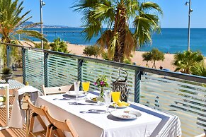 Barcelona Beachfront Apartment