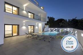 Luxury 47 - Deluxe Villa