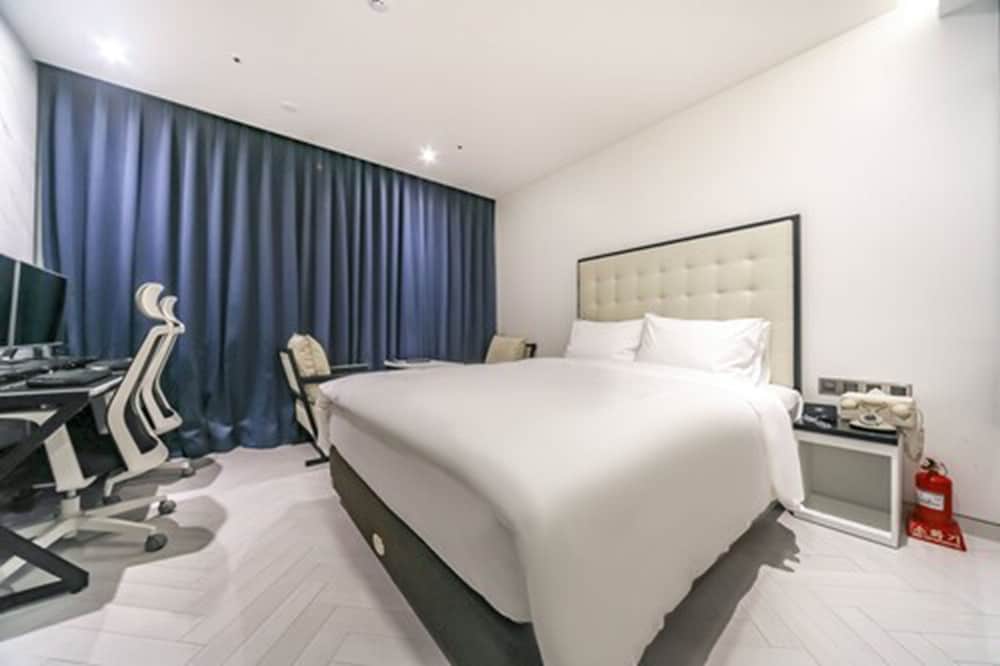 Daegu Dongseongro Hotel Labella