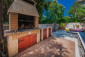 Apartment Ivona With Teracce