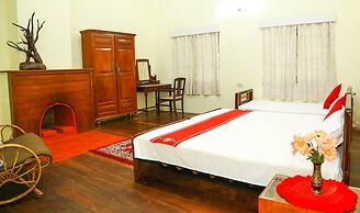 Deluxe Double Room In British Bungalow