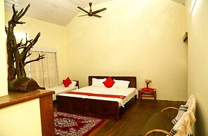 Deluxe Double Room In British Bungalow