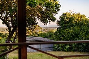 302 On Old Seaview Road - Stargazer Cottage