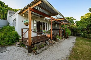 302 On Old Seaview Road - Stargazer Cottage