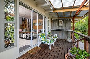 302 On Old Seaview Road - Stargazer Cottage