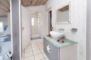 302 On Old Seaview Road - Stargazer Cottage