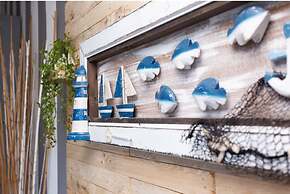 302 On Old Seaview Road - Stargazer Cottage