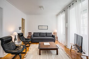 Sunny Apartment in Príncipe Real