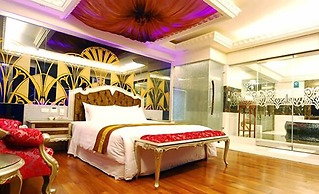 Mucha Motel