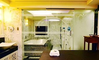 Mucha Motel