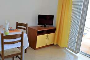 Floral Apartments Pende