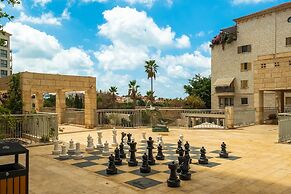 MAMAD - Deluxe 2BD Jaffa Dreams W Pool & Parking