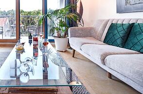 MAMAD - Deluxe 2BD Jaffa Dreams W Pool & Parking