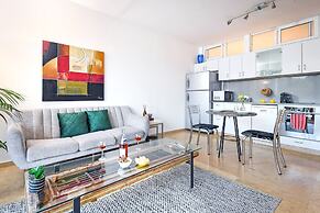 MAMAD - Deluxe 2BD Jaffa Dreams W Pool & Parking