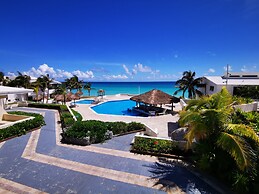 Cozy Studio In Beachfront Condominium