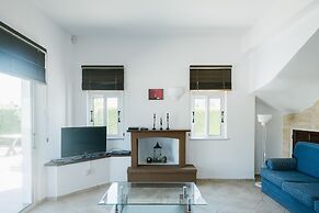 Cleopatra Villa