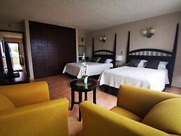 Brisas Beachfront Studios In Hotel Zone