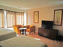 Brisas Beachfront Studios In Hotel Zone