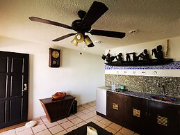 Brisas Beachfront Studios In Hotel Zone