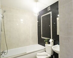 Tudors eSuites Five Ways Terrace Parking
