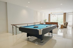 Asmaya 7BR Villa private heated pool and billiard