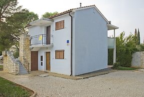 Daila Apartments