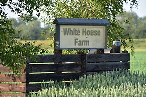 2-bed 18th Century Barn - Sleeps 6 - Pet Friendly