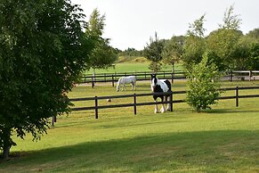 2-bed 18th Century Barn - Sleeps 6 - Pet Friendly