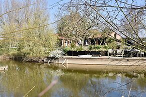 2-bed 18th Century Barn - Sleeps 6 - Pet Friendly