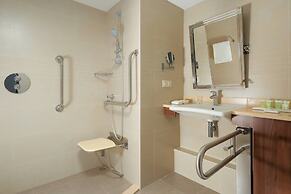 Courtyard by Marriott Tashkent