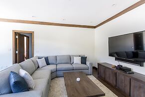 3354 Peak Drive
