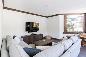 3354 Peak Drive