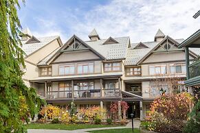 Bright and Clean, Walk Everywhere, Shared Pool and Hot Tub