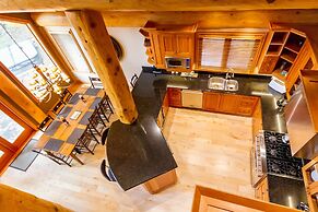 8140 Nicklaus North