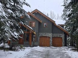 8140 Nicklaus North