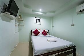 OYO 75377 Check In House