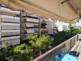 Peaceful Apartment by Flisvos Marina