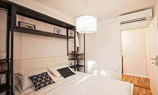 Batchae, Two Bedroom Flat near Bačvice Beach