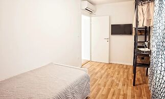 Batchae, Two Bedroom Flat near Bačvice Beach