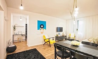 Batchae, Two Bedroom Flat near Bačvice Beach