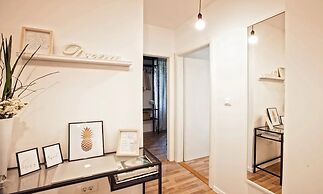 Batchae, Two Bedroom Flat near Bačvice Beach