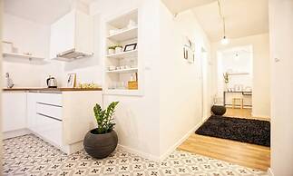 Batchae, Two Bedroom Flat near Bačvice Beach