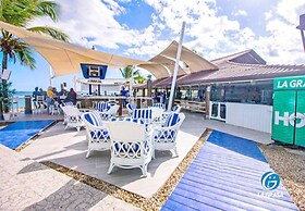 Luxury Apartment near Beach