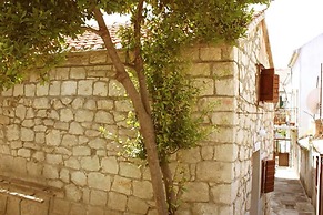 Dalmatian Cottage, Pedestrian Zone