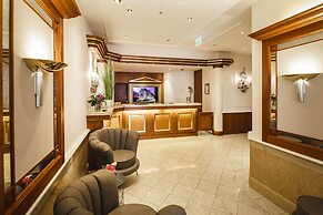 Star-Apart Hansa Hotel