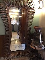 1940s Riverside Apartment
