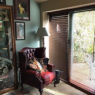 1940s Riverside Apartment