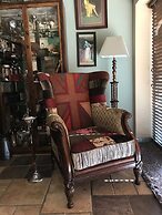 1940s Riverside Apartment